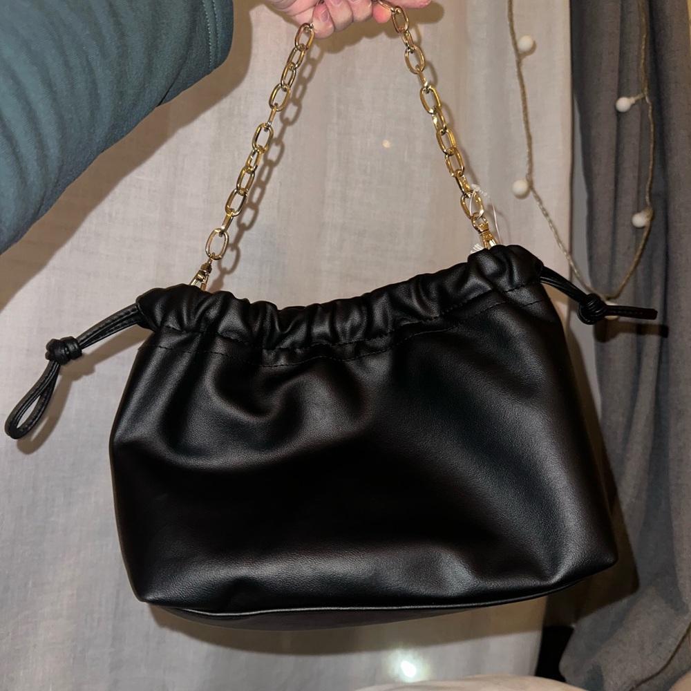 Elegant Gold Chain Strap Women's black purse